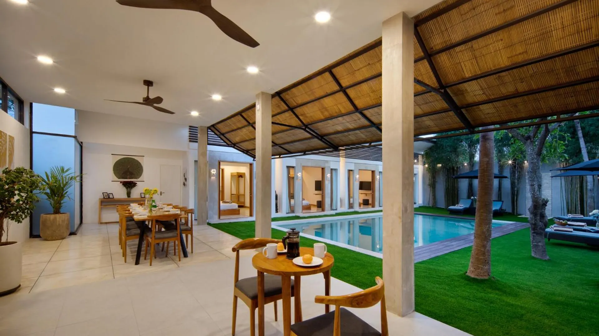 Big & Private 9 Bed, 9 Bath, Viola Villa, Pool, Best Location Seminyak  0*, Seminyak (Bali)