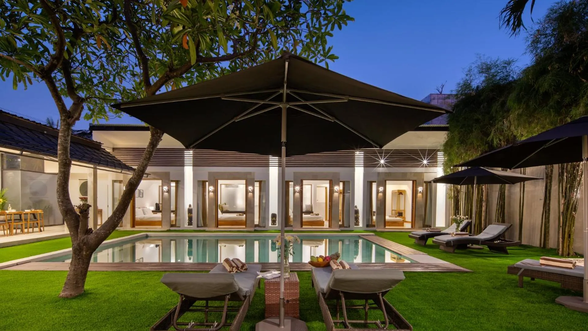Villa Big & Private 9 Bed, 9 Bath, Viola Villa, Pool, Best Location Seminyak