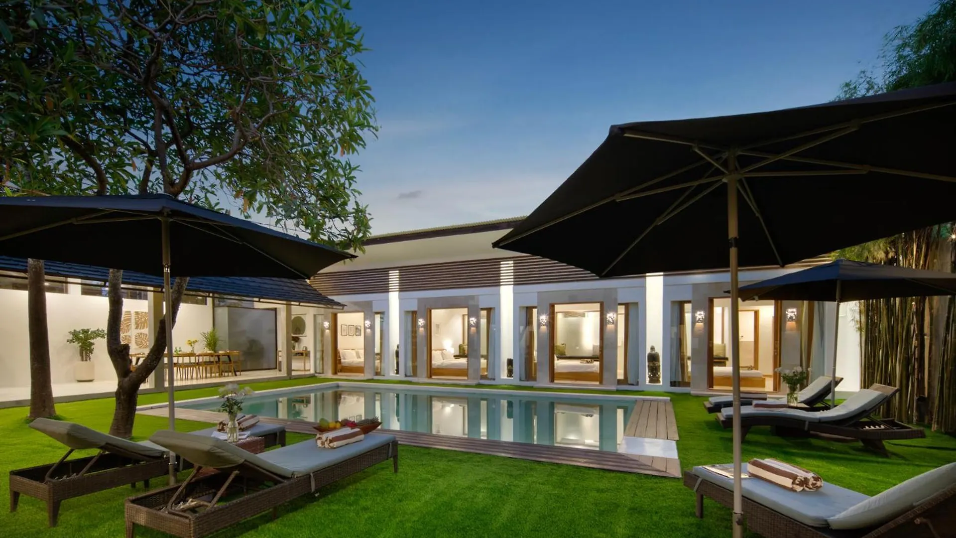Big & Private 9 Bed, 9 Bath, Viola Villa, Pool, Best Location Seminyak  0*, Seminyak (Bali) Indonesia