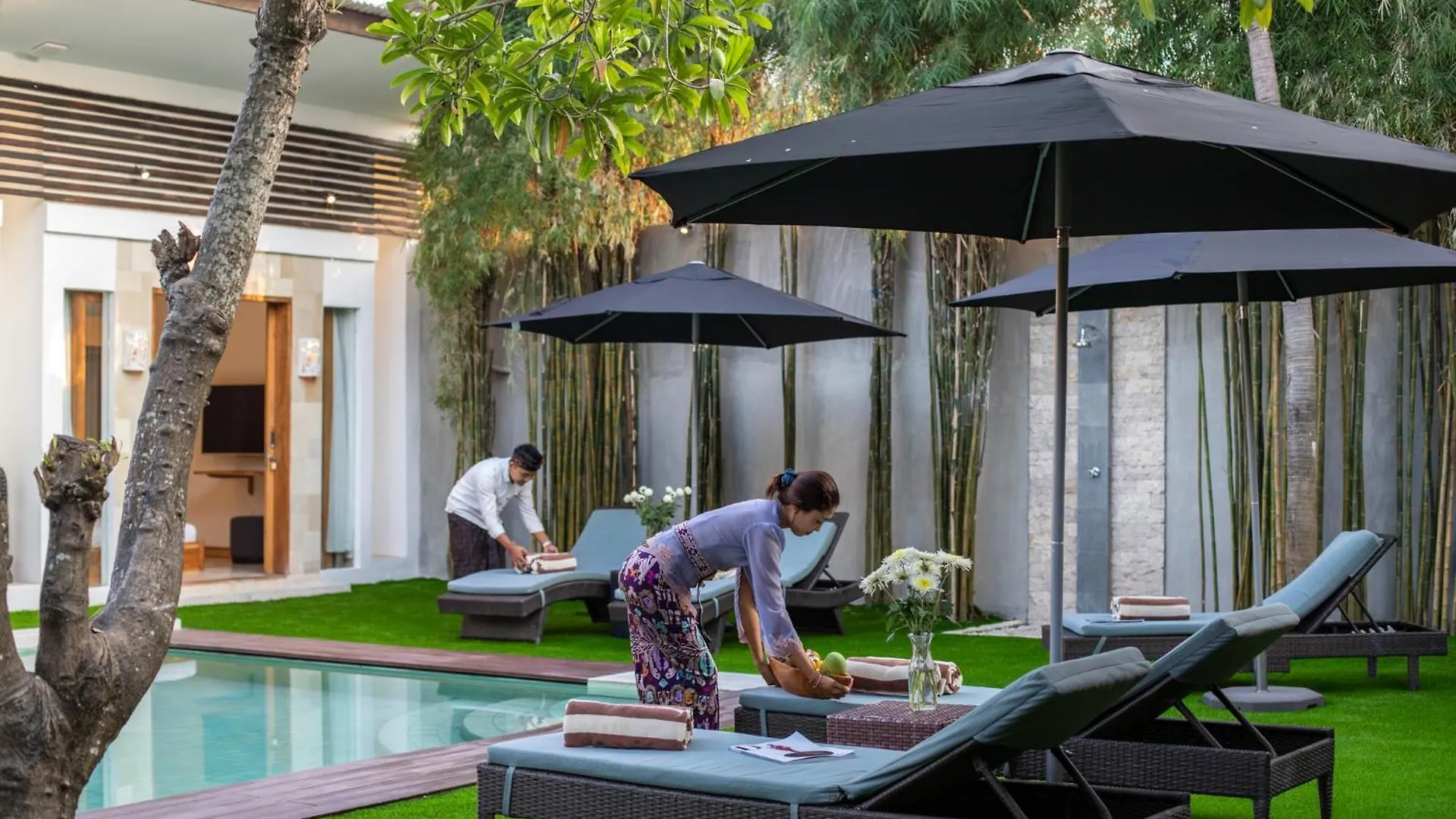 Villa Big & Private 9 Bed, 9 Bath, Viola Villa, Pool, Best Location Seminyak